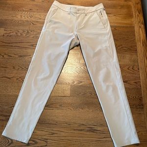 Men’s Commission Slim-Fit Pant 31"
Warpstreme (Trench)